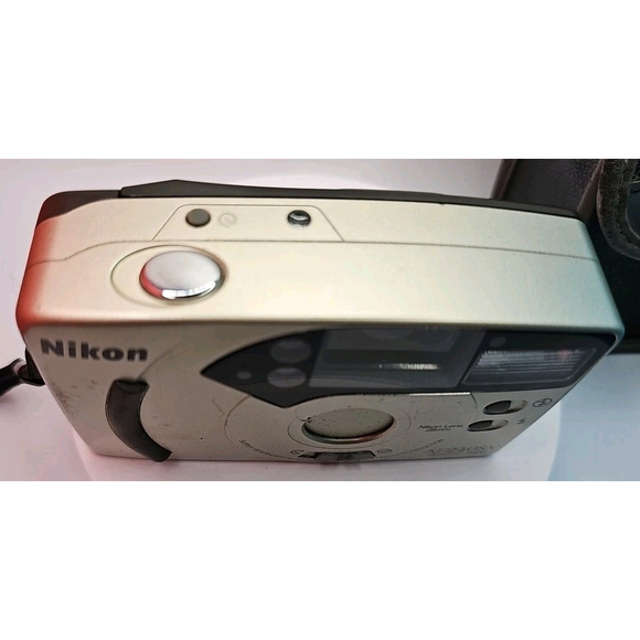 Nikon AF240SV Quartz Date 35mm Compact Film Camera With Nikon Case Tested Works - Picture 8 of 12